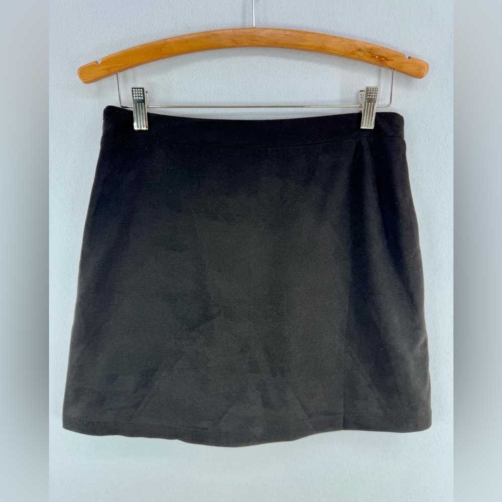 Women’s Black Floral Embroidered Mini Skirt Floral Velvet Francescas Sz M - Picture 2 of 7